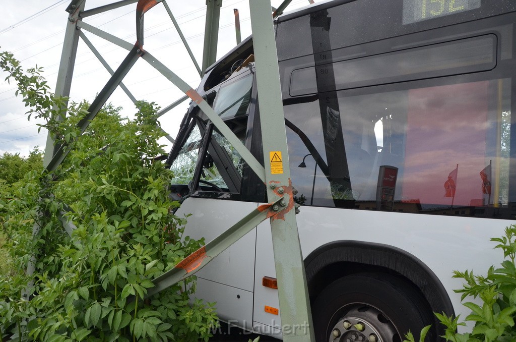 Schwerer Bus Unfall Koeln Porz Gremberghoven Neuenhofstr P377.JPG - Miklos Laubert